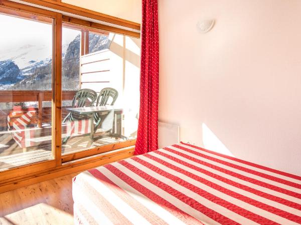 Vacancéole - Le Hameau de Valloire : photo 8 de la chambre appartement 1 chambre avec alcôve (6 adultes)