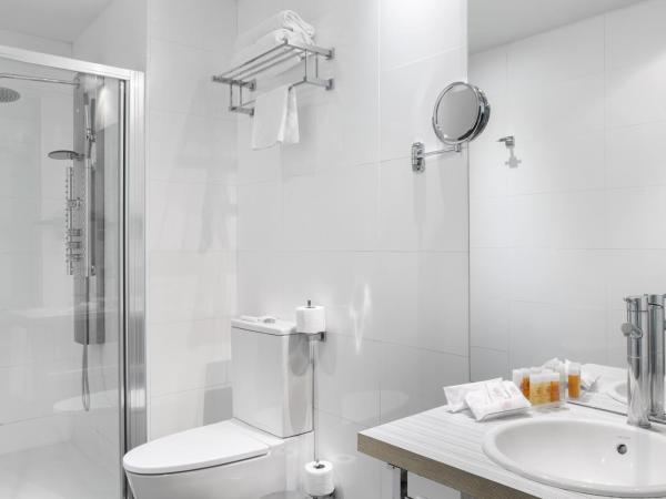 Petit Palace Alcalá : photo 1 de la chambre chambre quadruple (4 adultes)