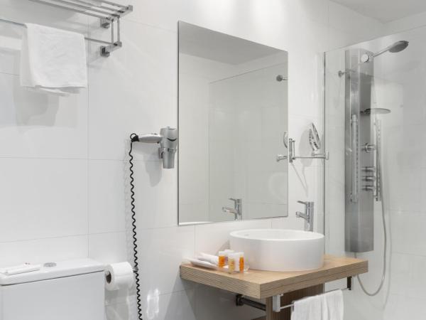 Petit Palace Alcalá : photo 5 de la chambre chambre quadruple (4 adultes)