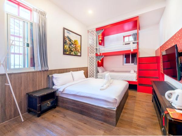 Ama Hostel Bangkok : photo 2 de la chambre chambre familiale avec salle de bains privative