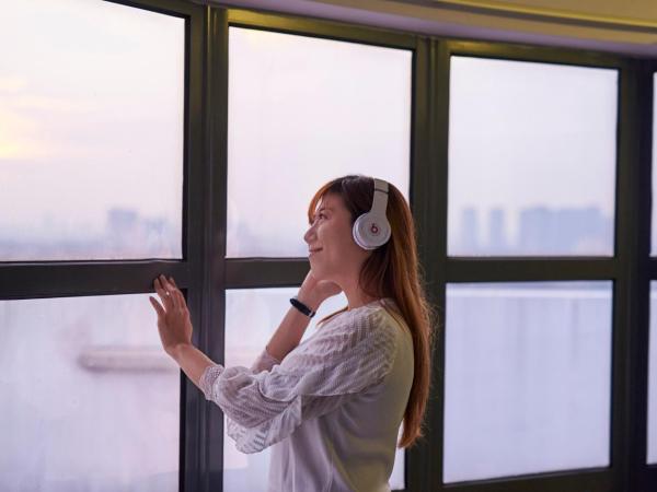 B Lot Hotel : photo 2 de la chambre chambre double avec balcon