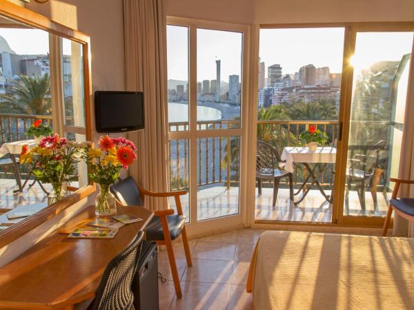 Hotel Colón : photo 6 de la chambre chambre double ou lits jumeaux - vue sur mer