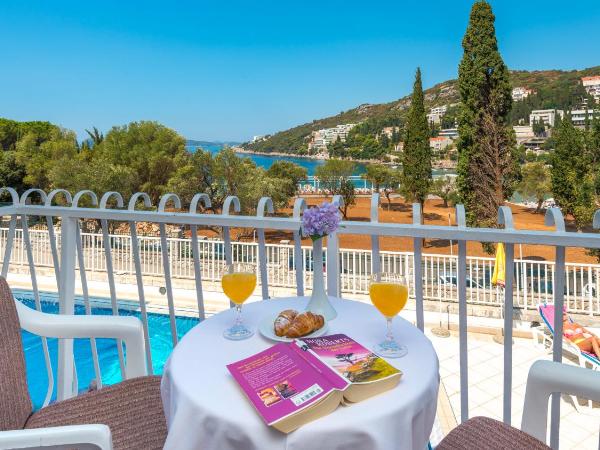 Hotel Komodor : photo 5 de la chambre chambre double/lits jumeaux - balcon et vue sur mer