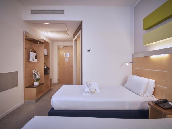 iH Hotels Milano Gioia : photo 5 de la chambre chambre lits jumeaux