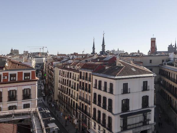 Petit Palace Plaza Mayor : photo 3 de la chambre chambre de luxe avec terrasse (4 adultes)