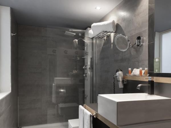 Petit Palace Plaza Mayor : photo 1 de la chambre chambre triple