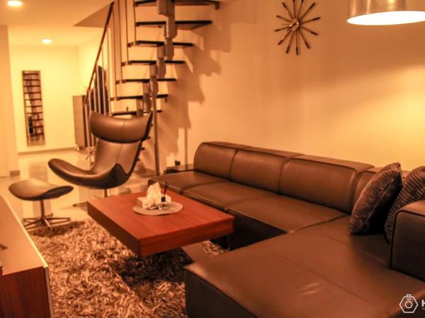 Bluestone Boarding Apartments : photo 3 de la chambre penthouse