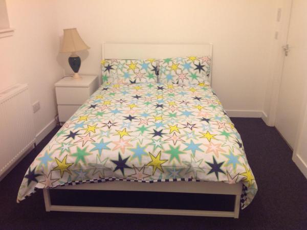 WESTEND PROPERTY : photo 3 de la chambre chambre double avec salle de bains privative