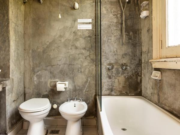 ChillHouse : photo 4 de la chambre chambre double deluxe avec baignoire