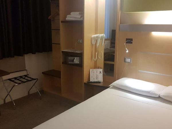 iH Hotels Milano Gioia : photo 3 de la chambre chambre simple - accessible aux personnes à mobilité réduite