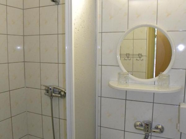 Dom Wypoczynkowy Admirał : photo 8 de la chambre chambre double ou lits jumeaux