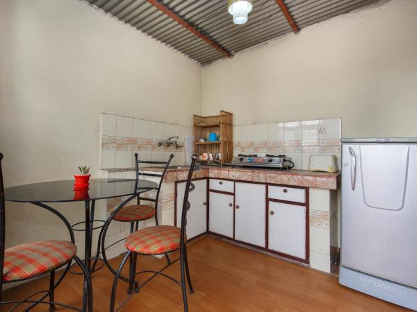 Pacific Guest House : photo 1 de la chambre appartement avec balcon