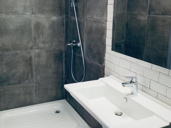 Hôtel les Arbousiers : photo 4 de la chambre chambre double standard