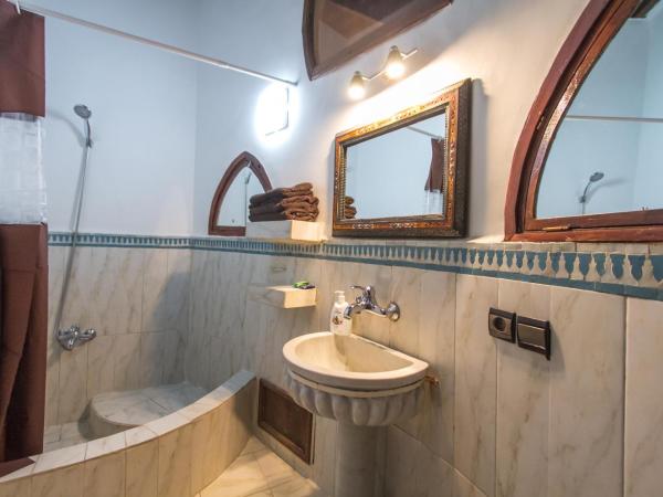 Riad Dar Mansoura : photo 5 de la chambre chambre familiale