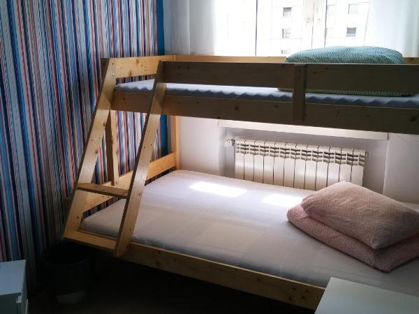 Stacja Centrum : photo 4 de la chambre chambre triple basique avec lits superposés