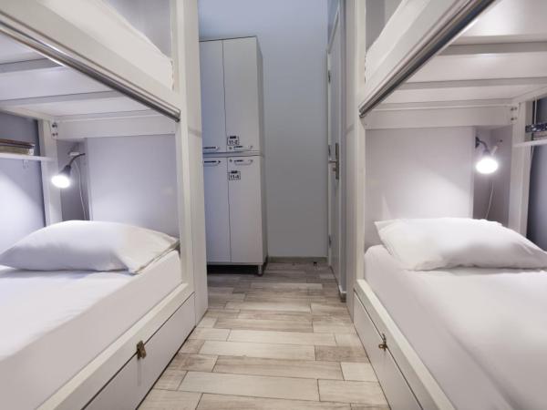 Stay Inn Taksim Hostel : photo 1 de la chambre dortoir mixte de 4 lits