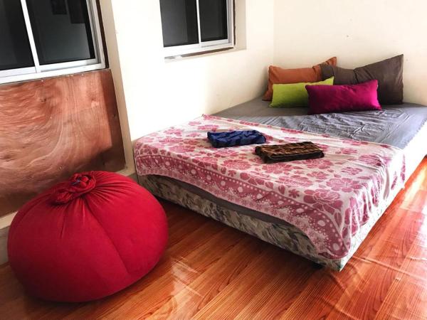 QuiikCat : photo 3 de la chambre chambre familiale avec salle de bains commune