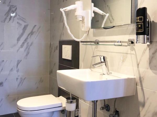 Facade Hotel Amsterdam : photo 1 de la chambre chambre familiale deluxe