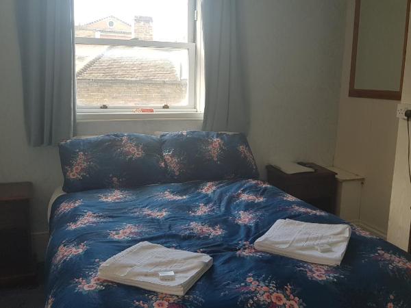 Oakley Hotel : photo 1 de la chambre chambre double avec salle de bains commune