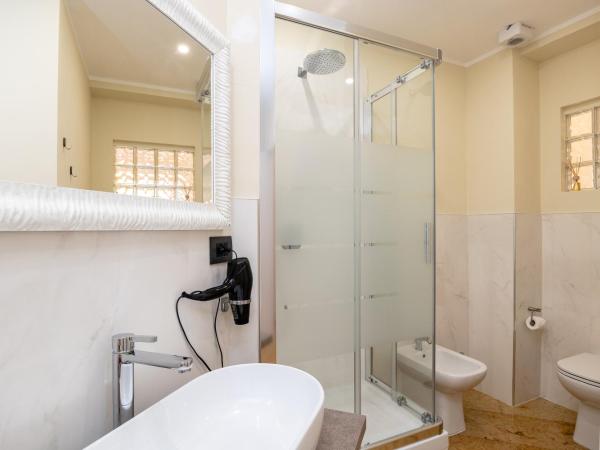 Scaligero Rooms : photo 9 de la chambre chambre double deluxe avec vue sur château