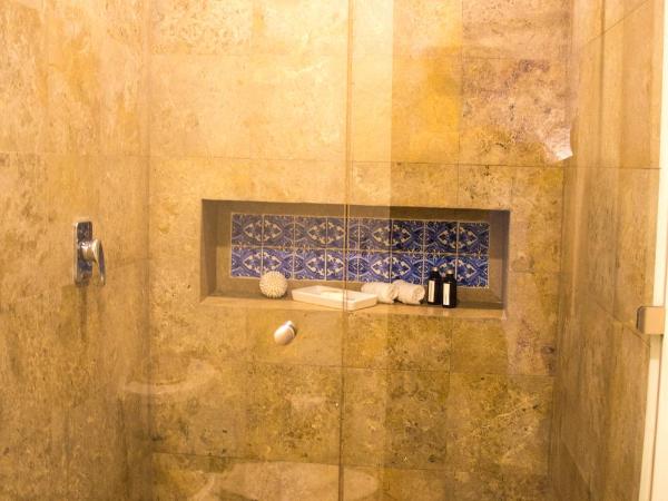 Luma B&B Boutique : photo 6 de la chambre chambre quadruple avec salle de bains