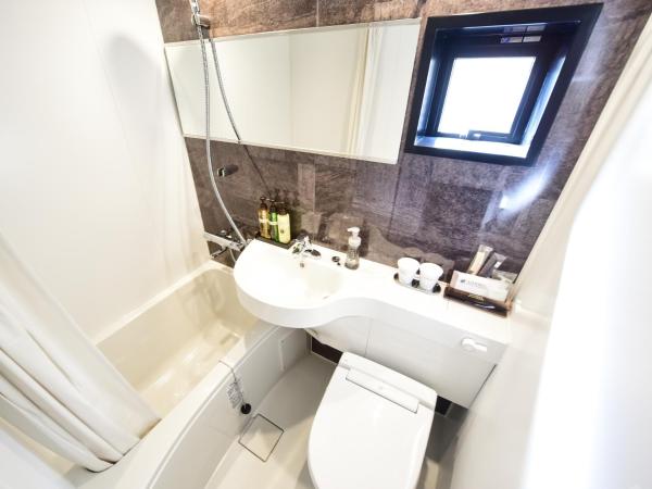 HOTEL LiVEMAX Hakataeki Minami : photo 4 de la chambre chambre double avec petit lit double - fumeurs