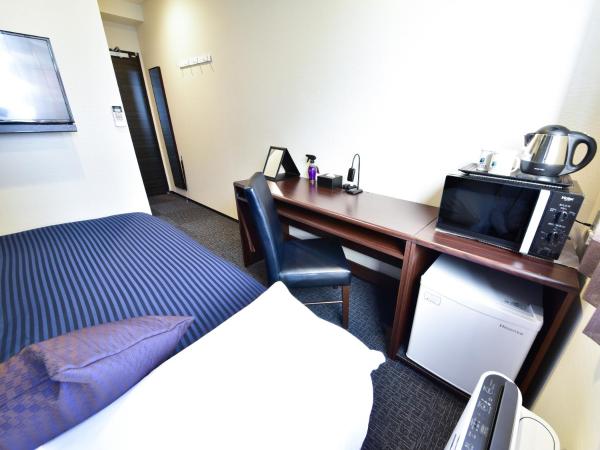 HOTEL LiVEMAX Toyosu-Ekimae : photo 4 de la chambre chambre double avec petit lit double - fumeurs