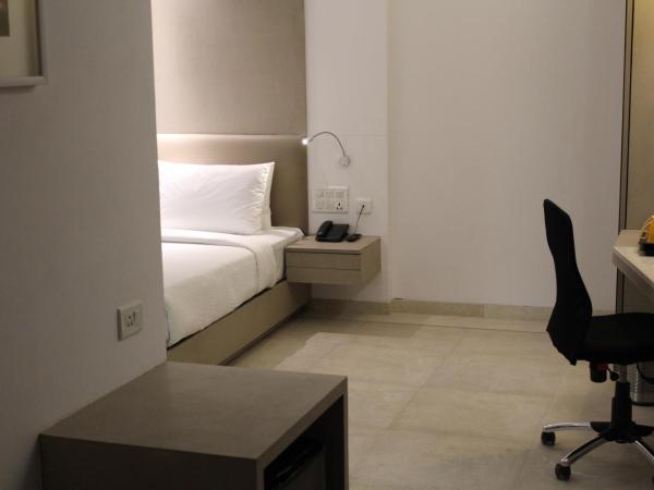 Keys Lite by Lemon Tree Hotels, Mayfield, Gurgaon : photo 3 de la chambre keys indulge room with bathtub