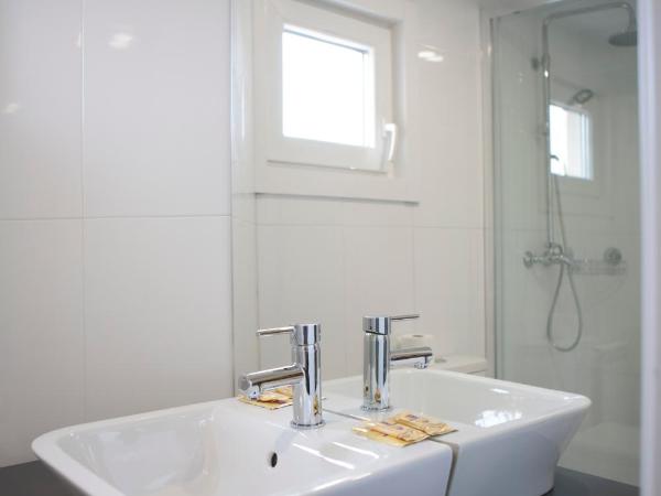 Casa Canosa : photo 2 de la chambre chambre triple avec salle de bains