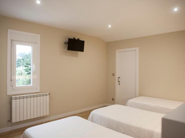 Casa Canosa : photo 3 de la chambre chambre triple avec salle de bains