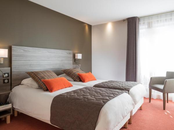 Hôtel Les Soldanelles : photo 2 de la chambre chambre double deluxe avec baignoire