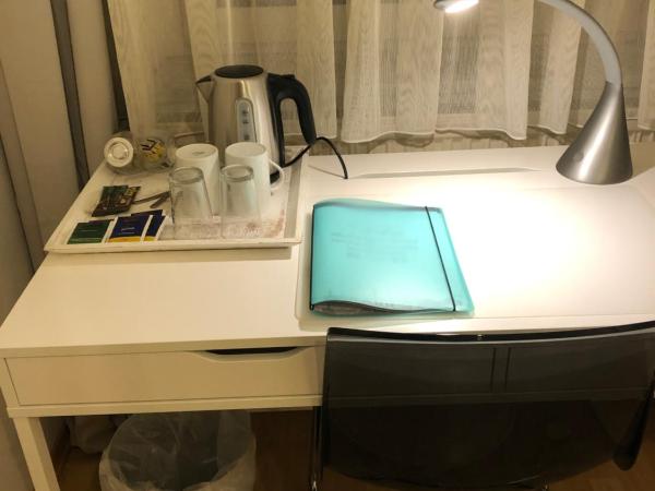 Pension Pagalies : photo 6 de la chambre chambre double avec salle de bains privative