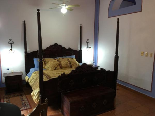 Hacienda San Pedro Nohpat : photo 1 de la chambre suite lit king-size avec baignoire spa