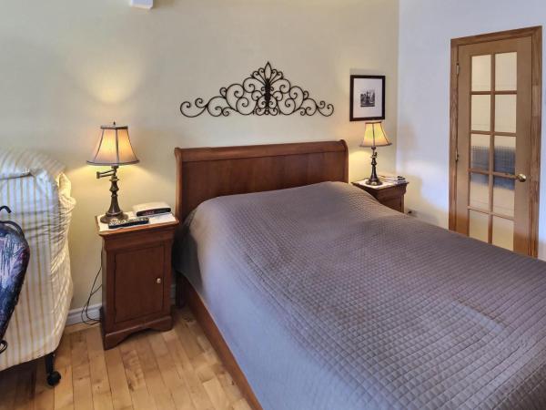 Gite Le Sieur de Joliette : photo 3 de la chambre chambre lit queen-size - keenan