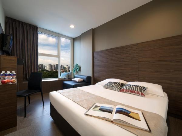 Value Hotel Thomson : photo 3 de la chambre chambre double supérieure avec canapé-lit