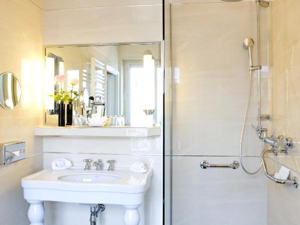 Hôtel Regina Louvre : photo 6 de la chambre chambre deluxe