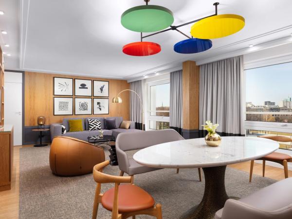 Sofitel Warsaw Victoria : photo 2 de la chambre suite lit king-size opéra 