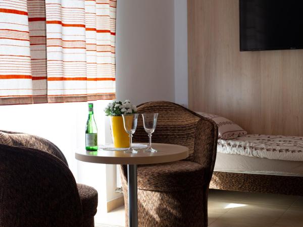 Agroturystyka Słoneczny Dom : photo 4 de la chambre chambre triple avec balcon