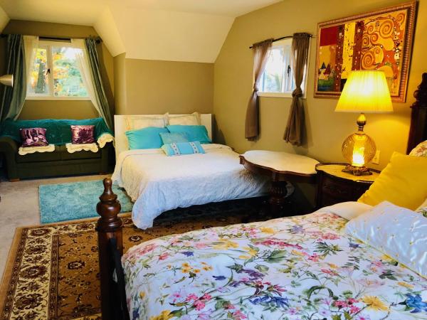 The Sunshine House-Free Parking : photo 6 de la chambre chambre familiale avec salle de bains privative