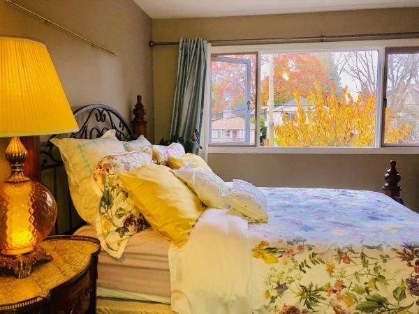 The Sunshine House-Free Parking : photo 7 de la chambre chambre familiale avec salle de bains privative