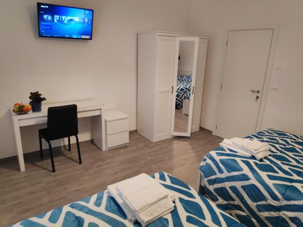 Casadei Guest House Stazione Bologna : photo 5 de la chambre chambre quadruple