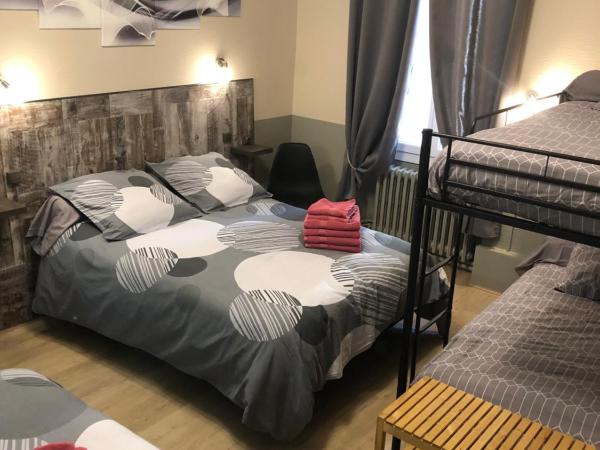 Hotel des Remparts : photo 3 de la chambre chambre familiale