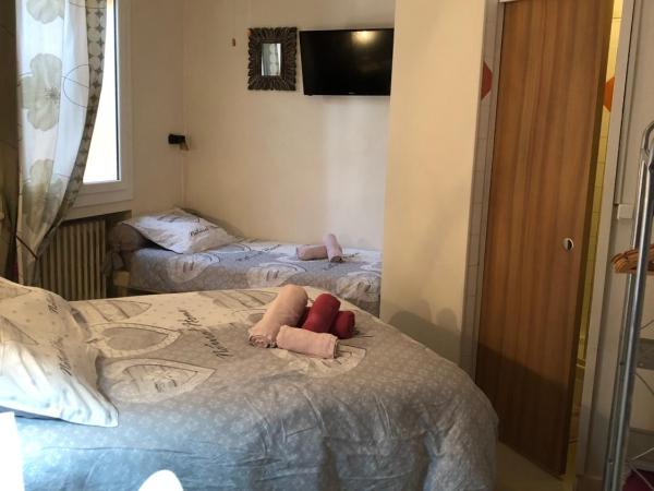 Hotel des Remparts : photo 6 de la chambre chambre triple