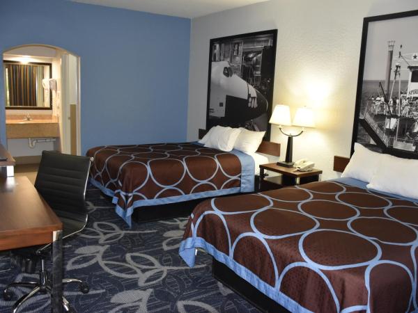 Super 8 by Wyndham Houston Hobby Airport South : photo 1 de la chambre chambre double avec 2 lits doubles - fumeurs