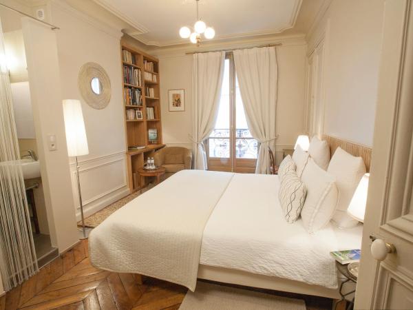 Le85 Paris : photo 3 de la chambre chambre lit king-size avec balcon