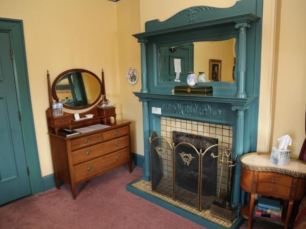 Beaconsfield Bed and Breakfast - Victoria : photo 4 de la chambre chambre lit queen-size deluxe