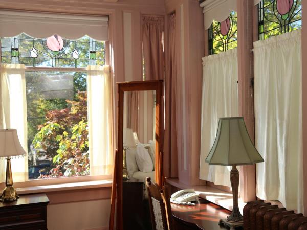 Beaconsfield Bed and Breakfast - Victoria : photo 7 de la chambre suite deluxe avec lit king-size