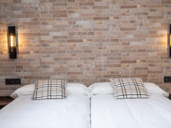 Pensión H30 Bilbao : photo 4 de la chambre chambre quadruple - accessible aux personnes à mobilité réduite