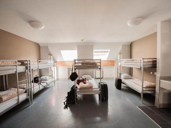 Jacques Brel Youth Hostel : photo 7 de la chambre lit dans dortoir mixte de 8 lits 