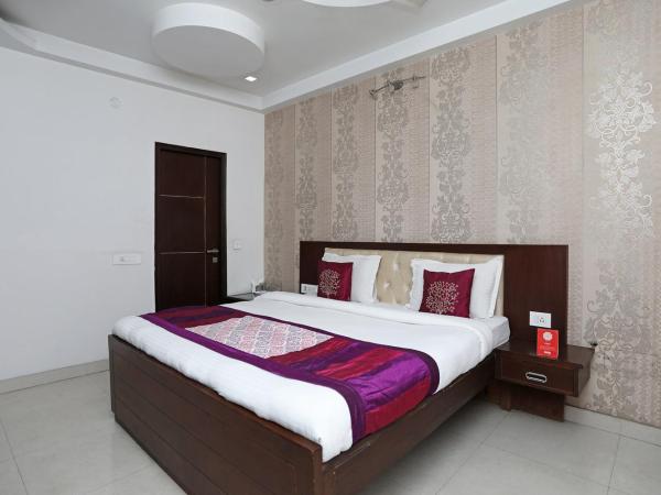 Hotel Flora Inn : photo 1 de la chambre chambre double deluxe (2 adultes + 1 enfant)